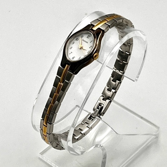 Pulsar by Seiko NIB Small Petite Oval Silver Gold Ladies Watch Working main image 8